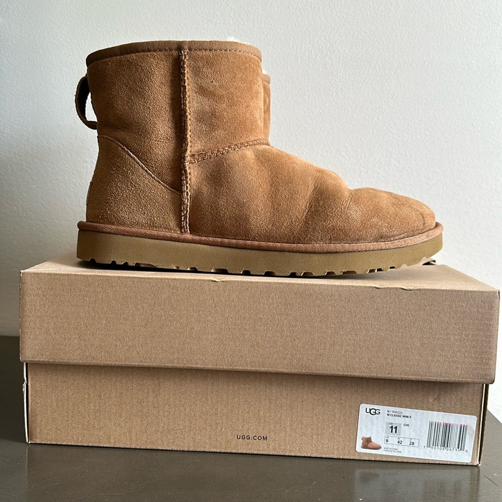 UGG Chestnut Minis